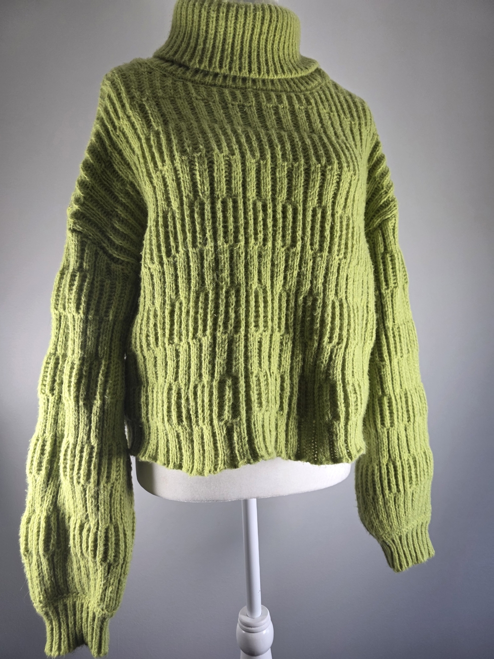 New In Women’s Large Green Chunky Knit Turtleneck Sweater Balloon Sleeve